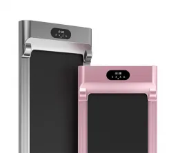 Běžeck&yacute; p&aacute;s pod stolem s LCD displejem