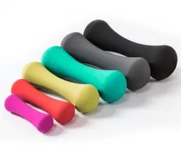 Barevn&aacute; činka ve tvaru litinov&eacute; kosti s PVC povlakem pro d&aacute;my