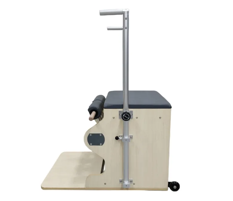 Dřevěný pilatesový stroj na židle