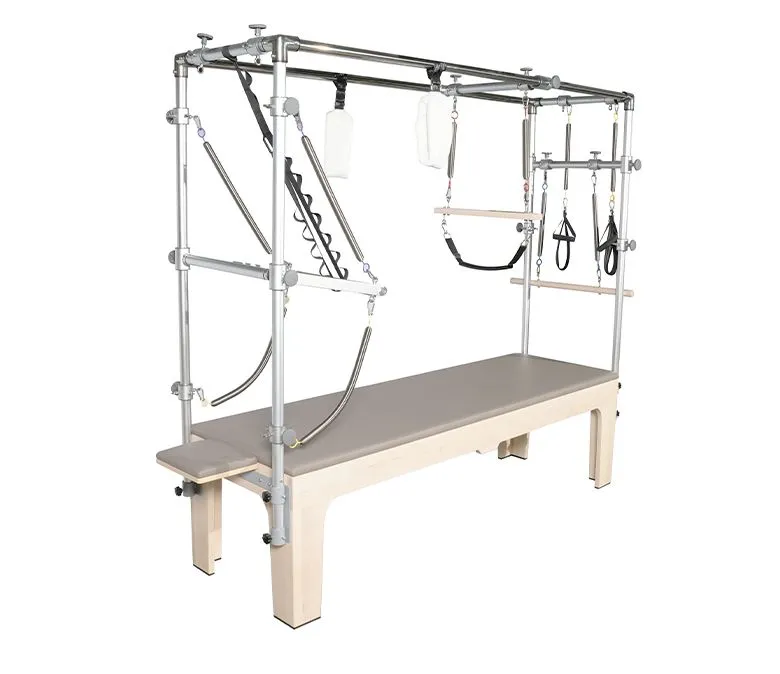 Cvičení jógy Maple Pilates Cadillac Reformer