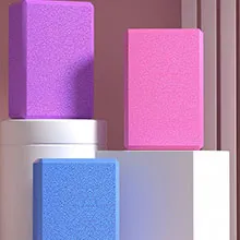 Přizpůsobené horké embosované cihly na jógu s vylepšenou odolností proti opotřebení, odolností proti stlačení a protiskluzovým indexem. Možnosti povrchové úpravy: lesk, mat, AQ, bodové UV, UV a holografické potahování, embosování, ražení, ražba za tepla.