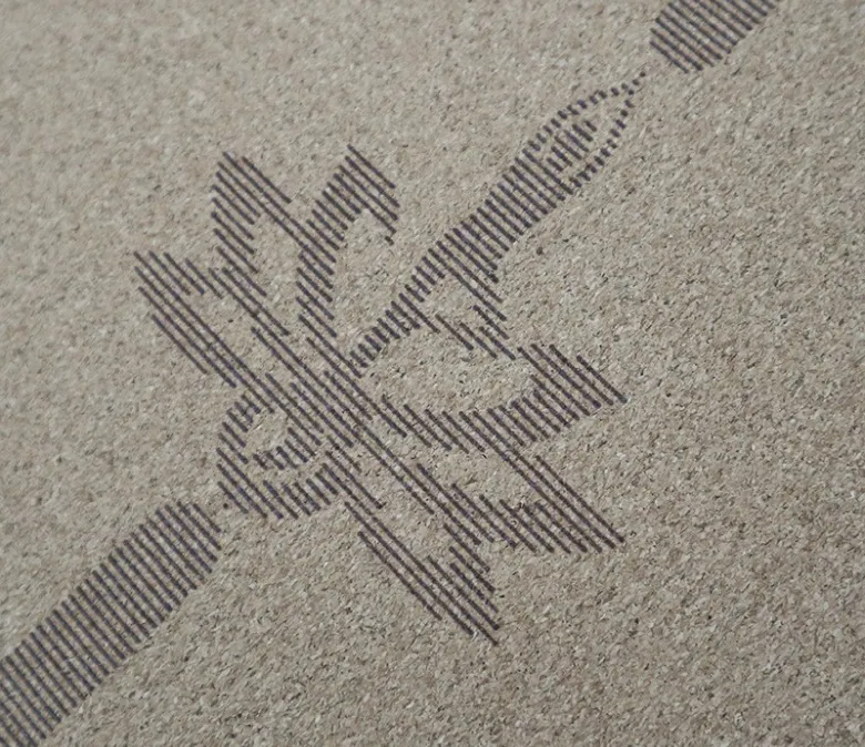 Studiová korková gumová podložka na jógu se zarovnávacími liniemi