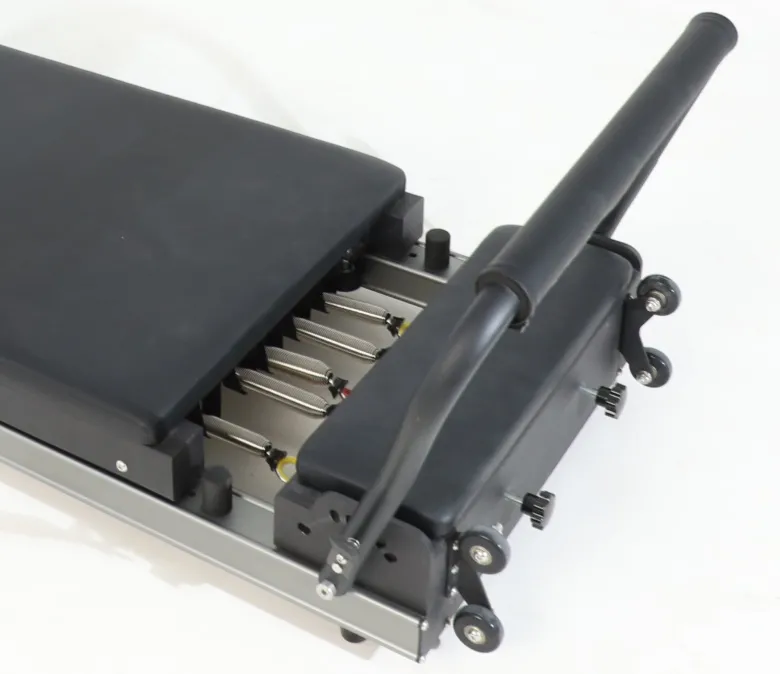 Wavar® Exclusive Design Patentovaná hliníková slitina Folding Pilates Reformer Přenosný reformátor