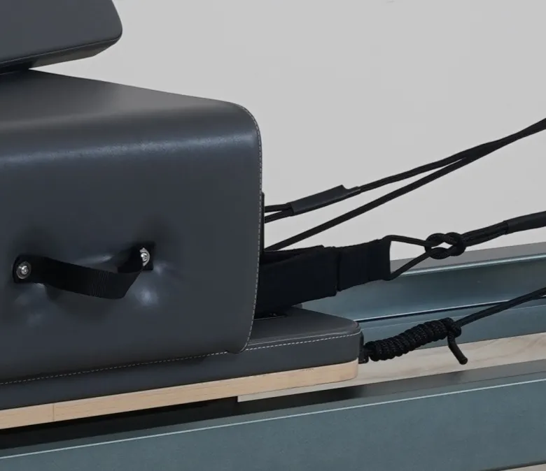 Eloxovaný Gunmetal Grey Pilates Reformer 4.0