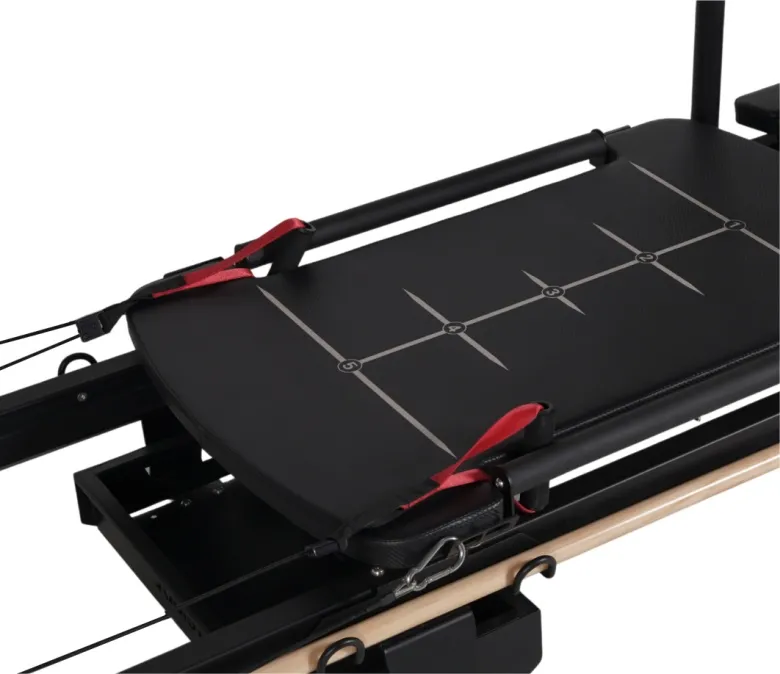 Pilates Reformer stroj s otočnými rukojeťmi