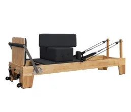 Prod&aacute;m klasick&yacute; dřevěn&yacute; Pilates Reformer