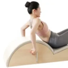 Podle potřeb zákazníka přidáváme k produktu příslušenství, aby byl pohodlnější pro každodenní použití. Ke spinálnímu korektoru je například přidán pár držadel pro usnadnění pohybu.